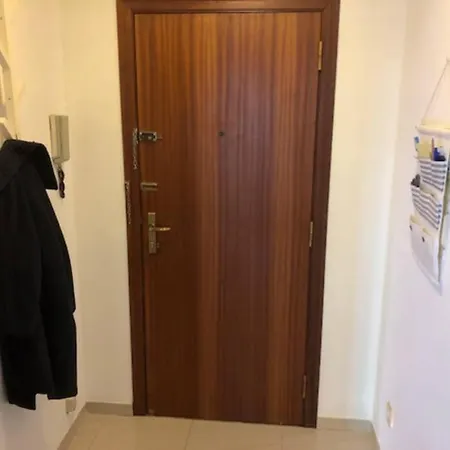 Comode Al Bell Mig De *