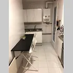 Comode Al Bell Mig De Apartament Girona
